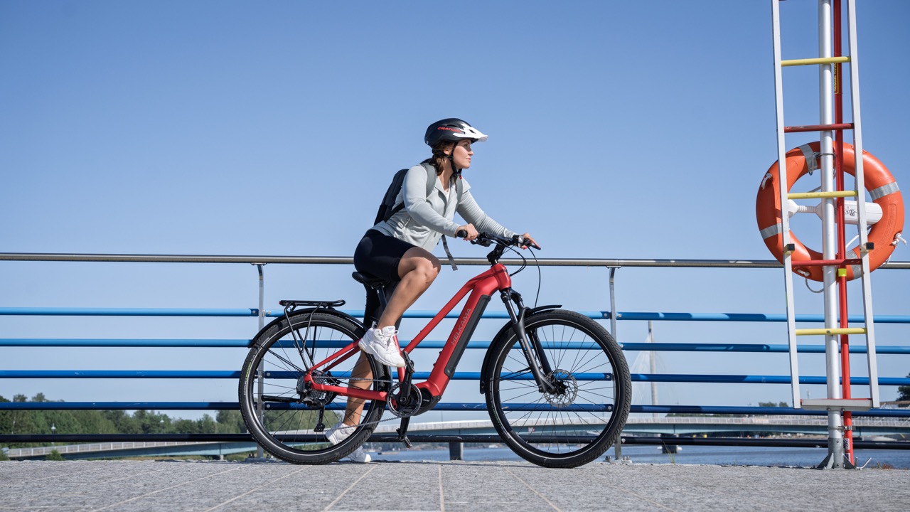 Helkama e-bike — riverside ride