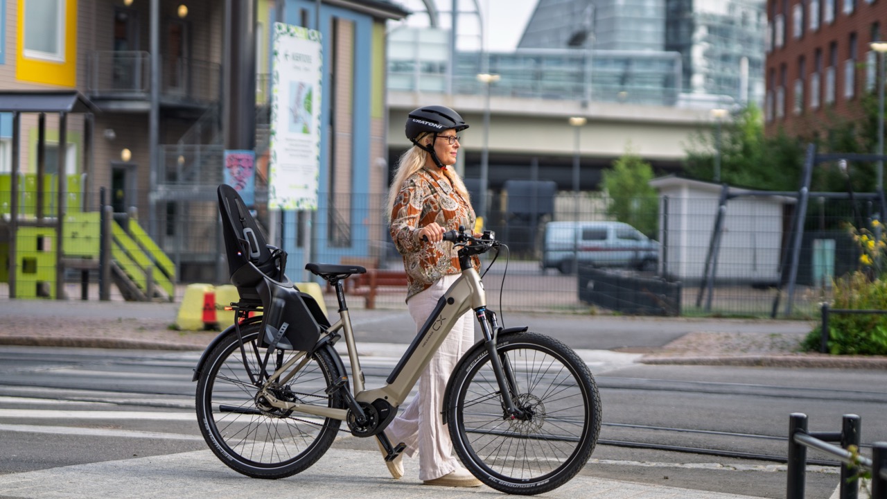 Helkama e-bike — Helsinki cityscape